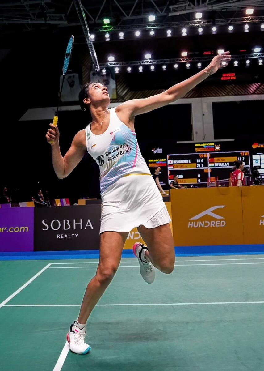 PV Sindhu يضرب سحقًا.  - اتحاد تنس الريشة الإماراتي