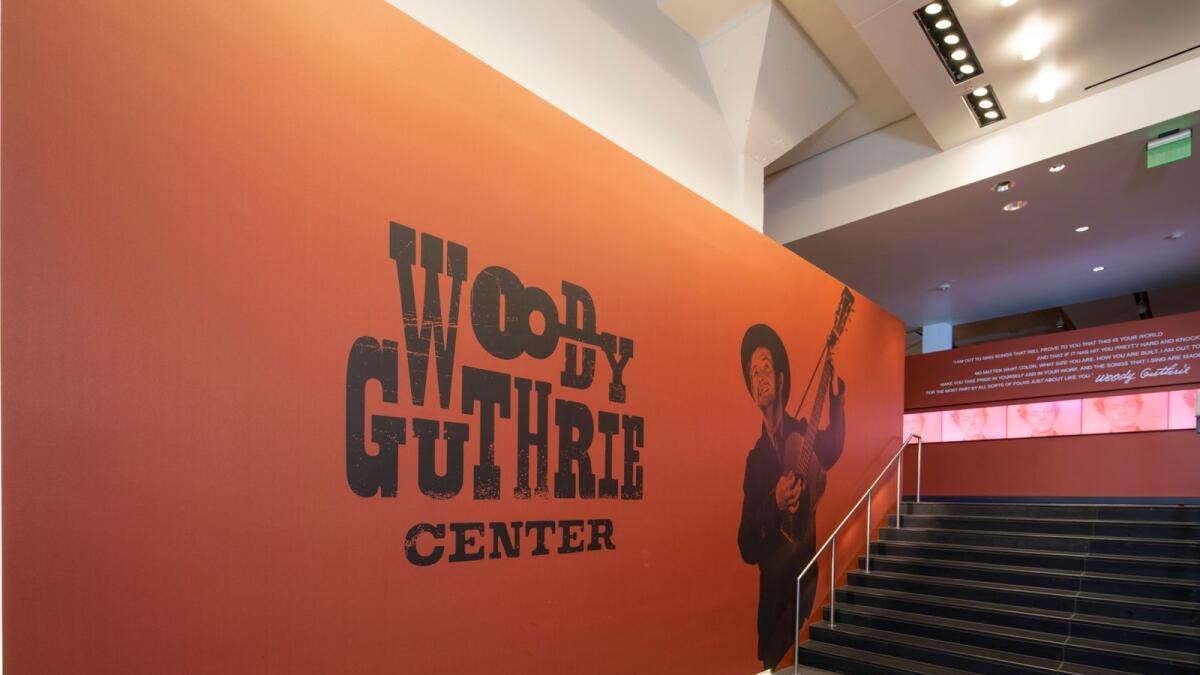 الصورة: © Woody Guthrie Center ، تولسا ، أوكلاهوما