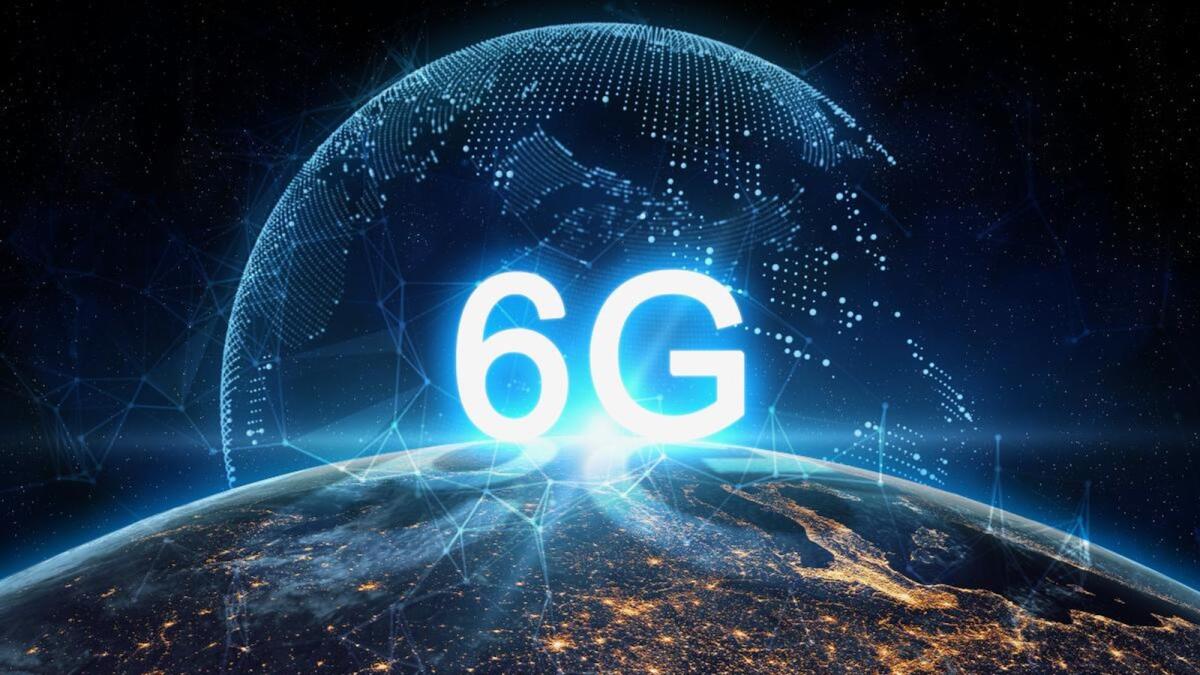 5.5G ، المعروف أيضًا باسم 5G-Advanced ، يعتبر جسرًا بين 5G و 6G.  ستوفر 5.5G تحسينًا لـ 5G ، مع إمكانات سرعة 10 أضعاف وتوصيلات 10 مرات.