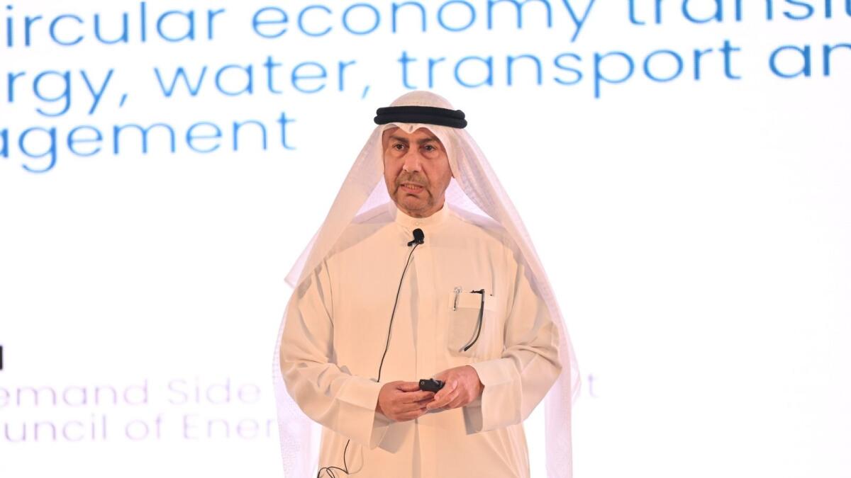 م.  فيصل علي الراشد ، مدير أول إدارة الطلب ، المجلس الأعلى للطاقة ، خلال Net Zero 2023 الذي عقد في العنوان سكاي فيو في دبي - تصوير إم. سجاد