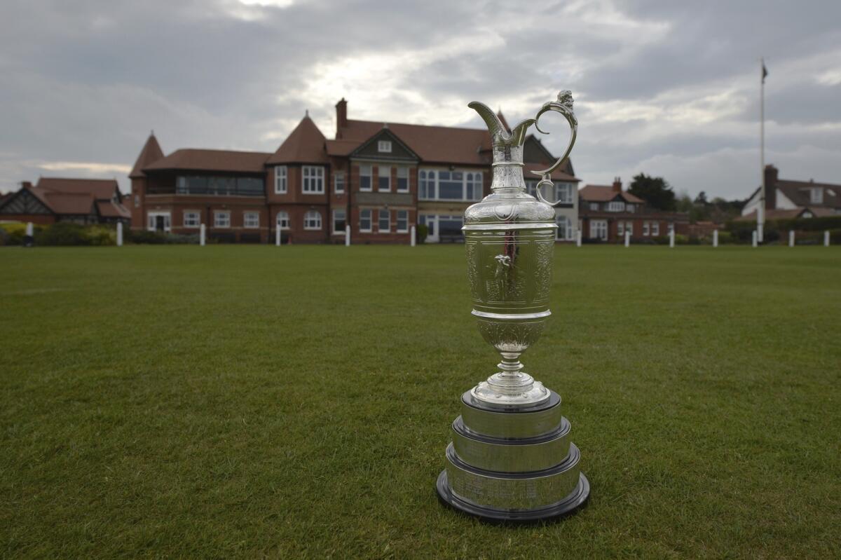 الاسم الرسمي لـ Claret Jug هو The Golf Champion Trophy.  - رويترز