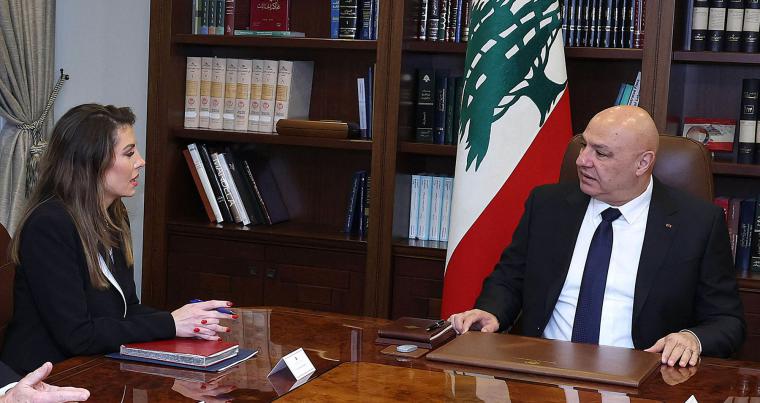 استقبل الرئيس اللبناني جوزيف عون المبعوثة الأمريكية للشرق الأوسط مورغان أورتاغوس (يسار) في 28 أكتوبر 2025.